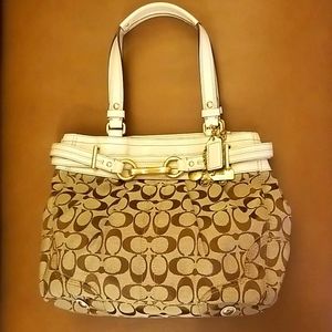 💞SOLD💞Coach shoulder bag